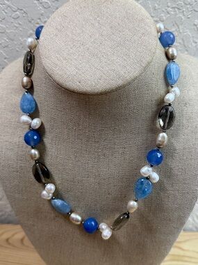 Fashion Jewelry Blue and White Mixed Gemstone Necklace